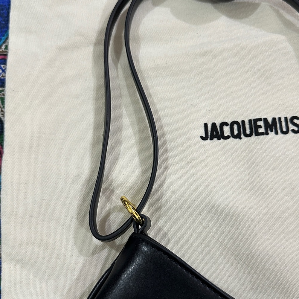 Jacquemus Black Leather Shoulder Bag with Gold Logo - Picture 11 of 12